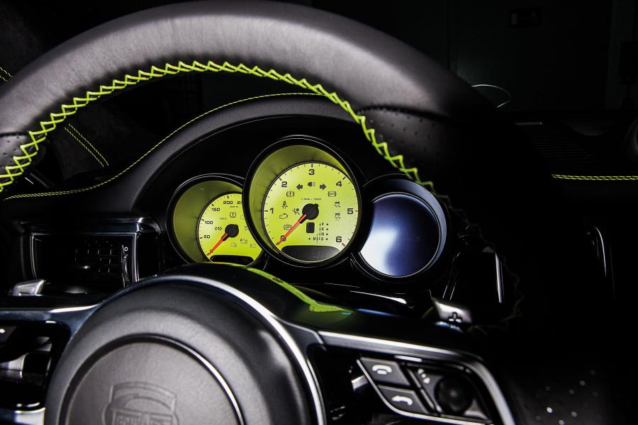  Porsche Macan by TechArt 2015 года  (фото 8 из 17)